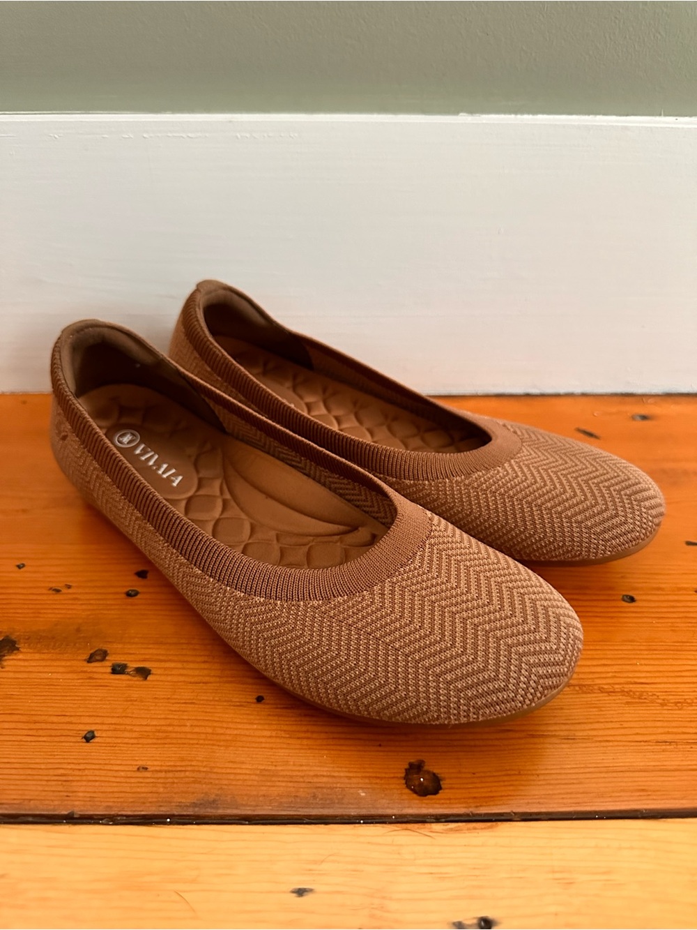 Vivaia Flats Size 40 | 9US Light Brown Tan Ballet Flats Claire Walker
